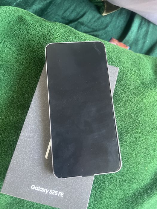 Samsung Galaxy S25 FE 8 ГБ