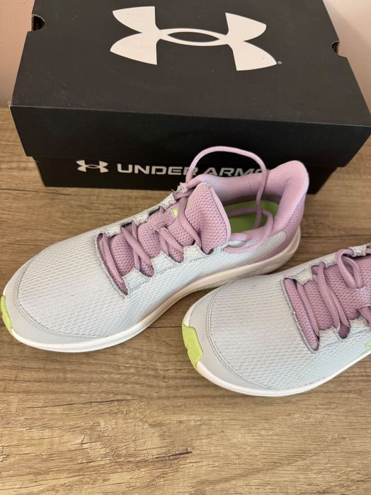 Маратонки Under Armour дамски  39р чисто нови