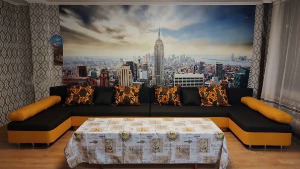 Дава се под наем Тристаен апартамент в София, Център - 104 кв.м за 706.86 € - Снимка #1