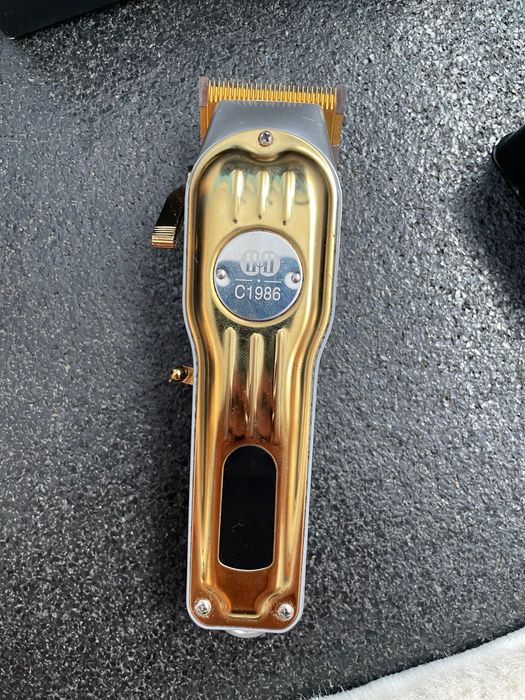 Професионална машинка за подстригване-комплект