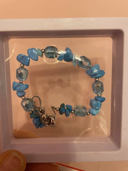 Нежна синя гривна