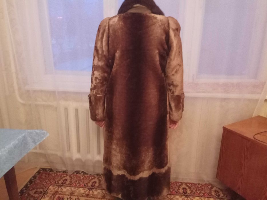 Продам цигейковую шубу