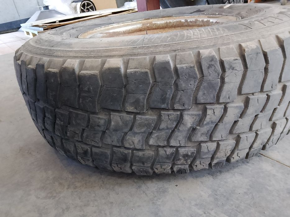 Продам запаску на джип