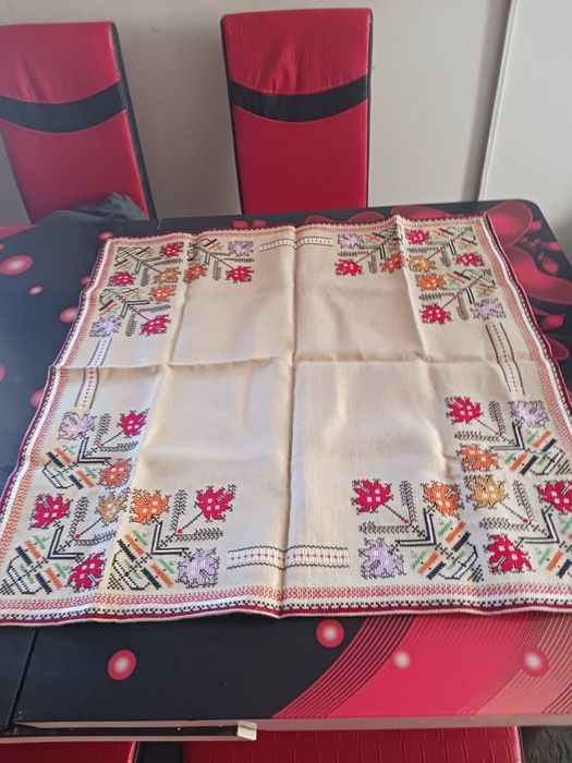 Ръчно изработени карета и възглавници за колекционери