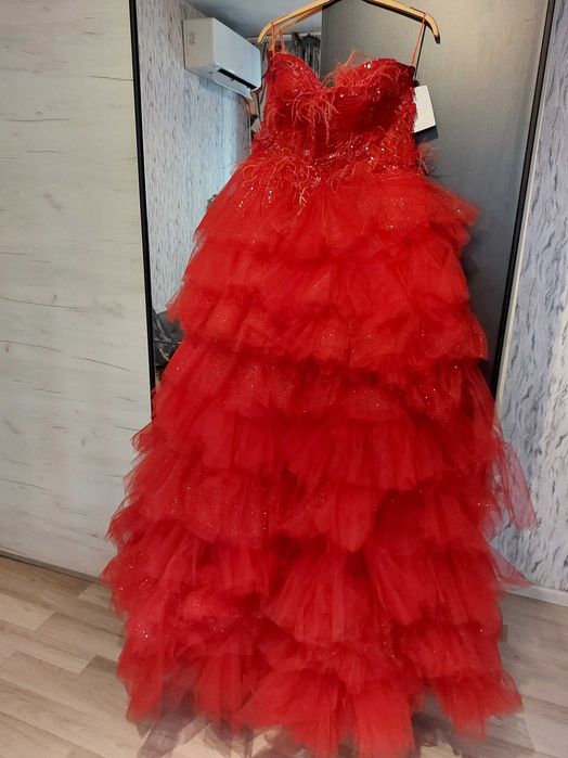 Страхотна бална рокля