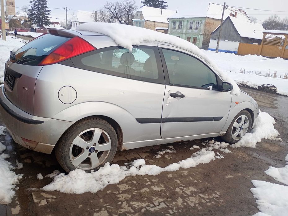Vând Ford focus pentru piese