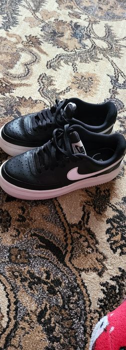 Vând nike impecabili