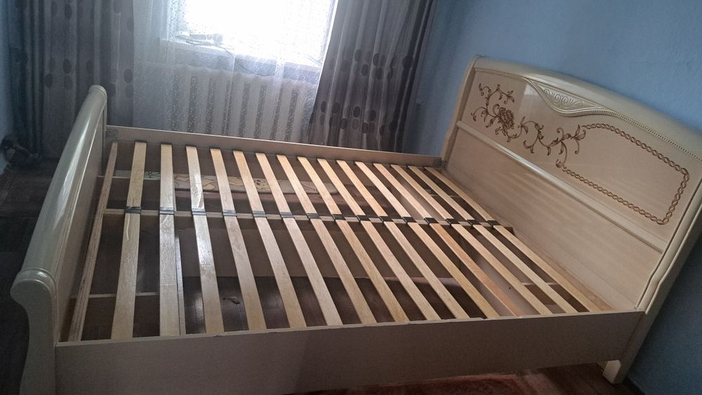 Продам двухспальную кровать