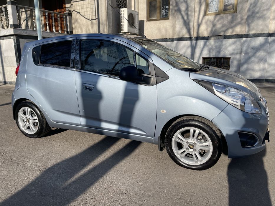 Spark sotiladi, Спарк сотилади delfin rang