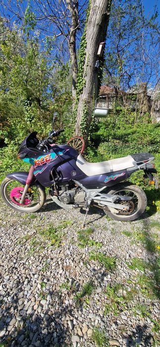 Kawasaki KLE motocicleta touring