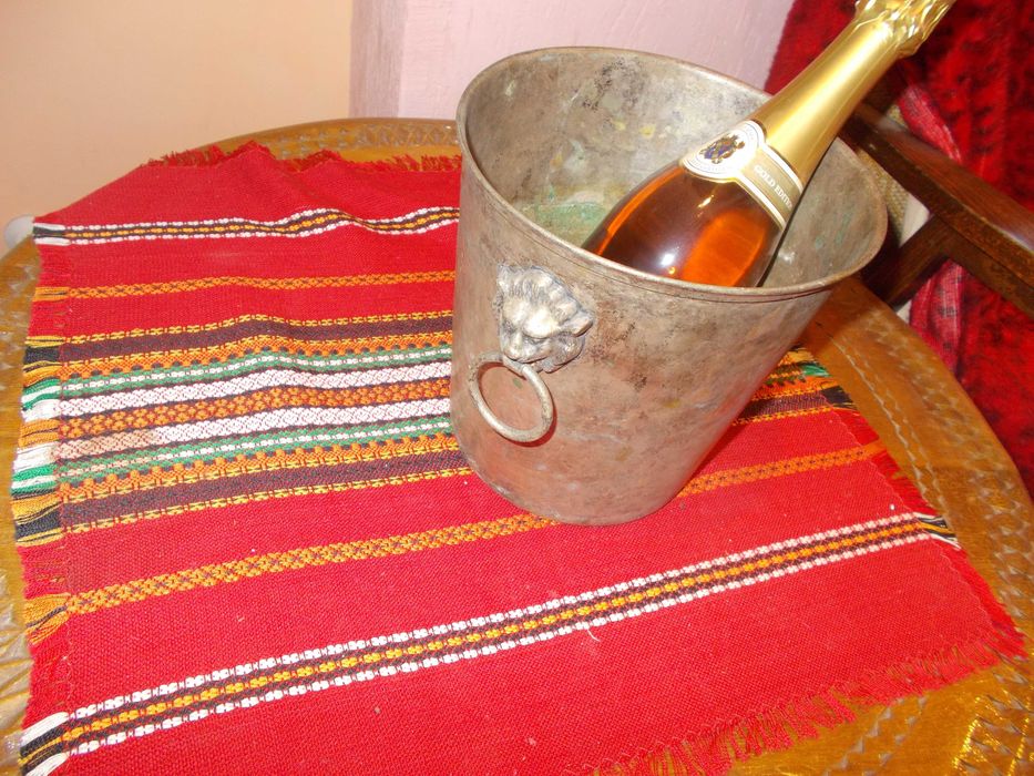 Стара соц шампаниера