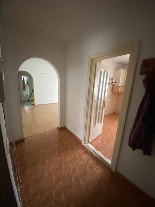 Apartament 2 camere semidecomandat