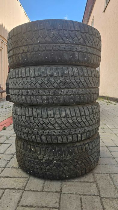225/50/R17 шипованные Viatti