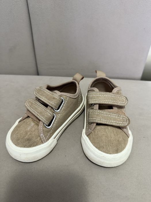 Vand tenisi H&M pt baietei