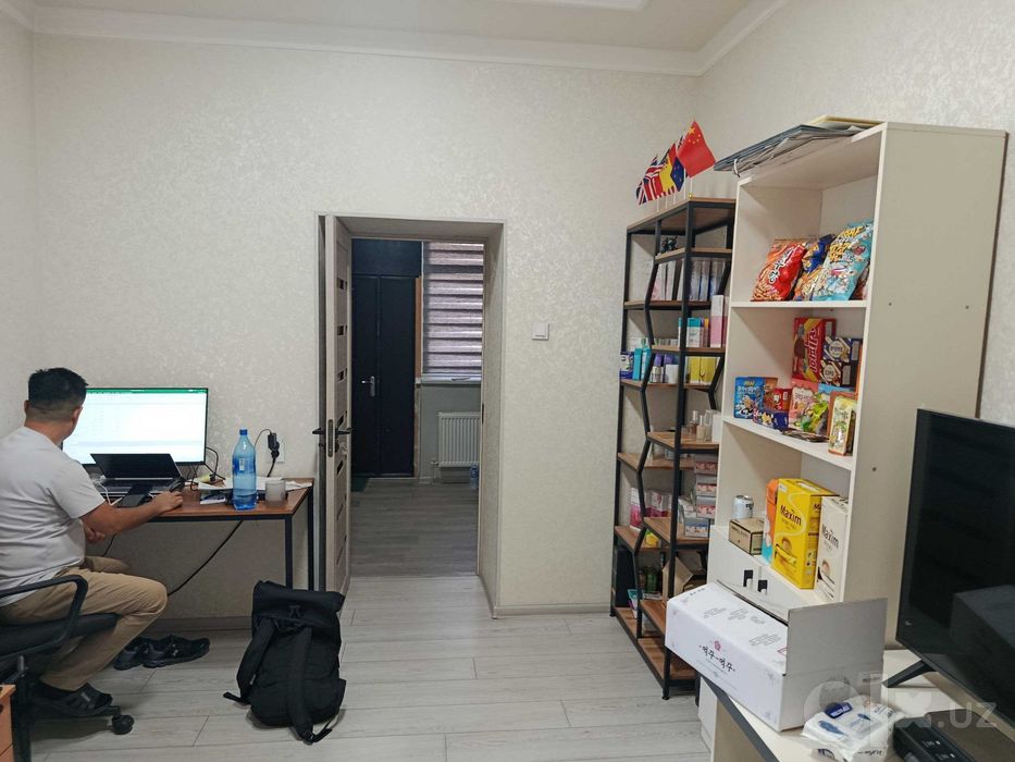 Bodomzorda 65 m² tayyor jihozlangan ofis ijaraga — mebelsiz xarajatsiz