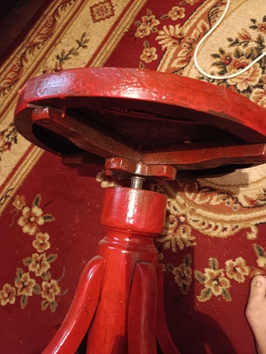 Продам стул для игры на пианино