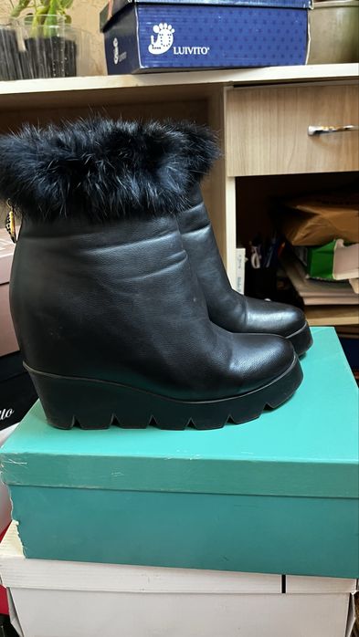 Кожаные сапоги продам