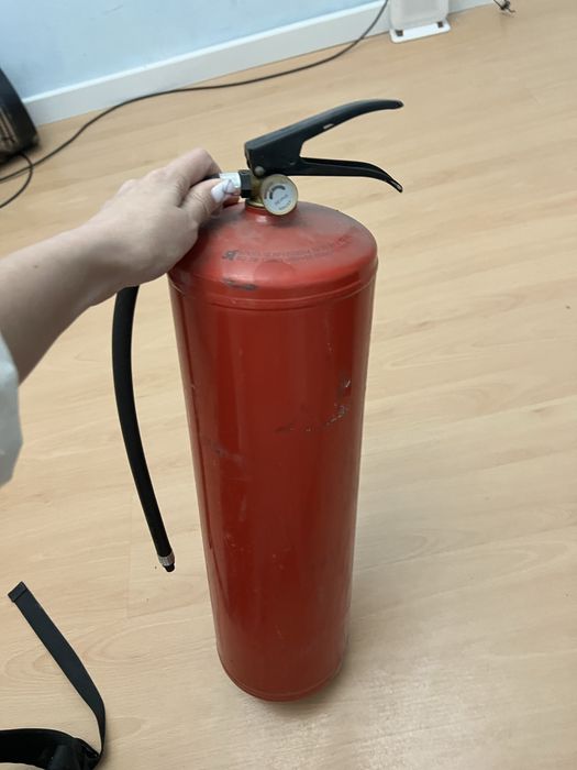 Продам огнетушитель