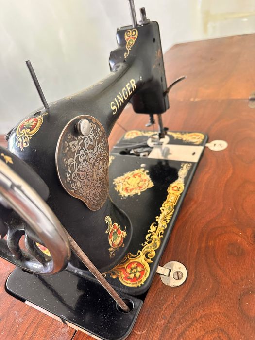 Masina de cusut SINGER