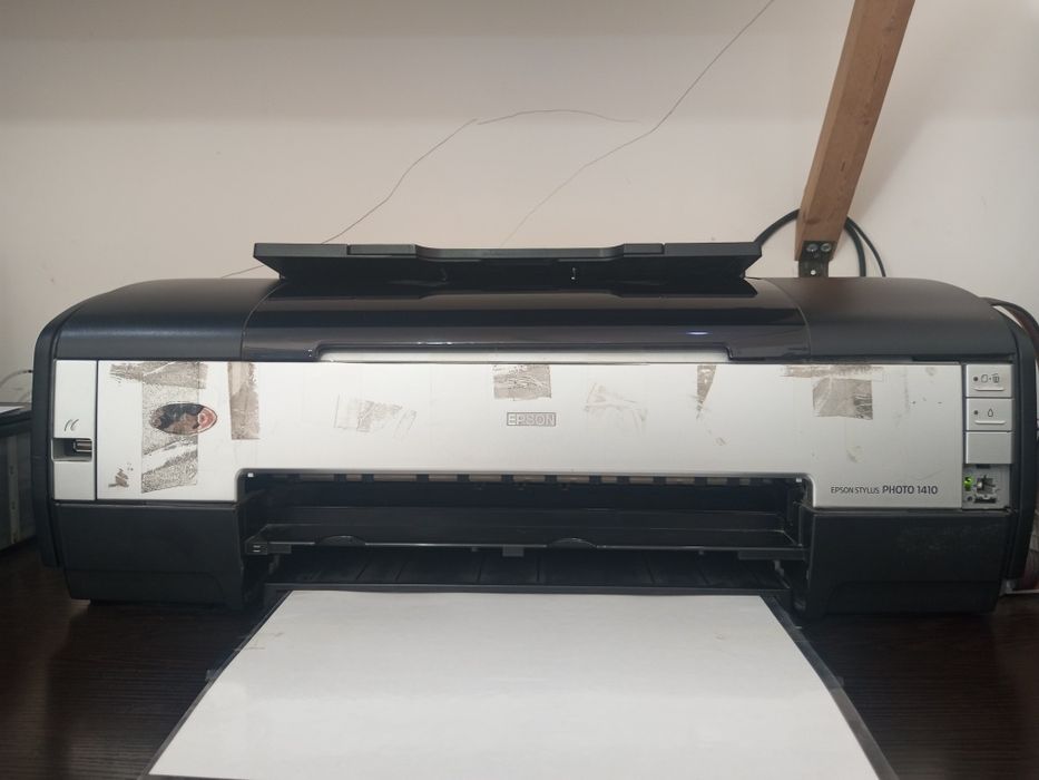 Цветной принтер Epson 1410
