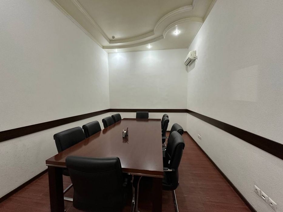 Аренда Здания Центр Луначарского, 1058м2. С ремонтом. Первая линия