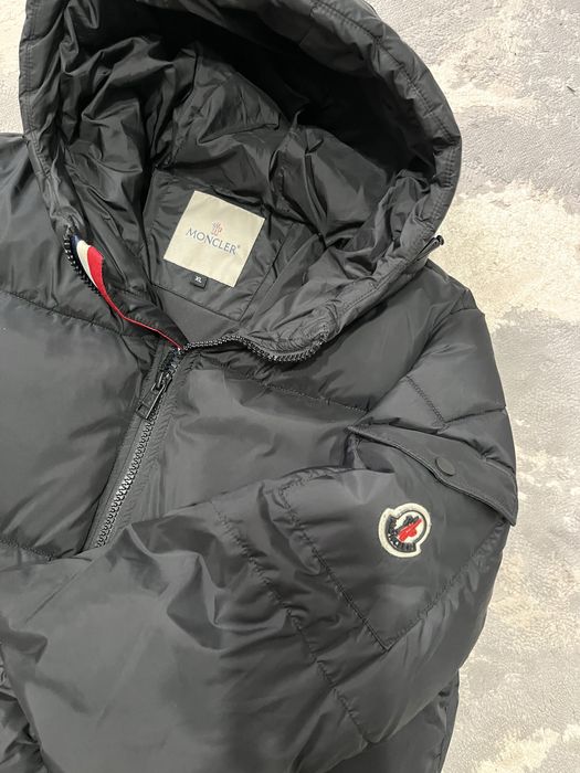 Зимний пуховик moncler