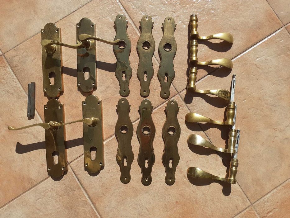 Дръжки за врати месинг