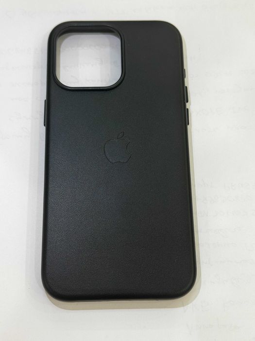 Чехол для iPhone 15 Pro Max, черный пластиковый, MagSafe