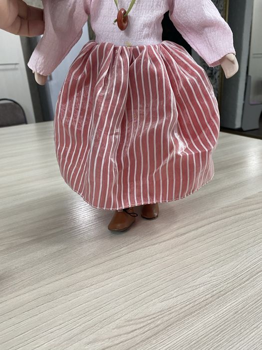 Фарфоровая кукла