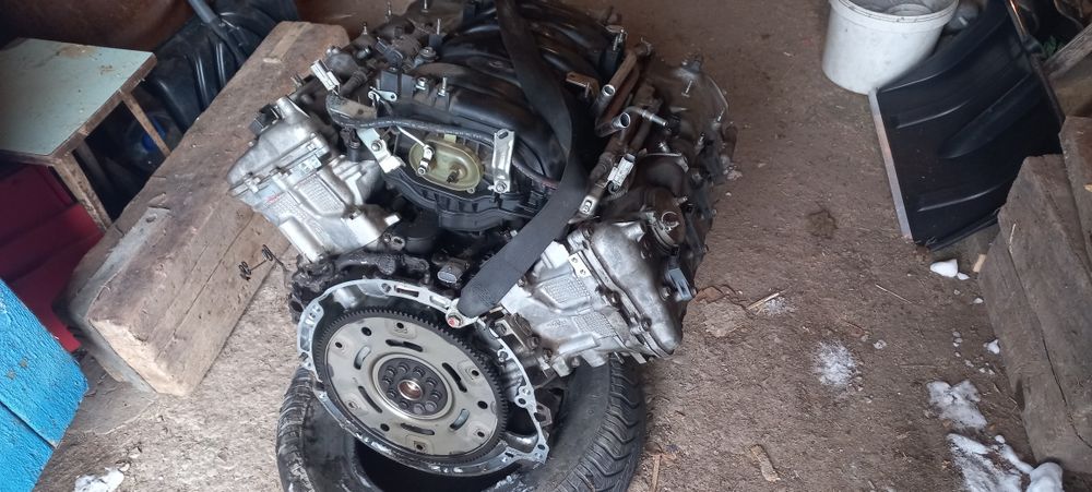 Двигатель  на запчасти  от LS  460