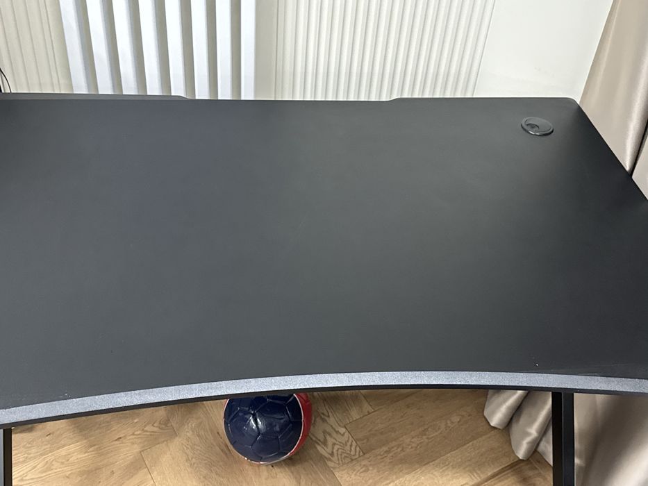 Стол настольный, для компа) продам