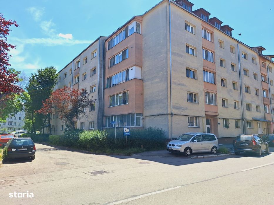 Ap. 2 cam. et. 2 - str. Panait Cerna, Bistrita