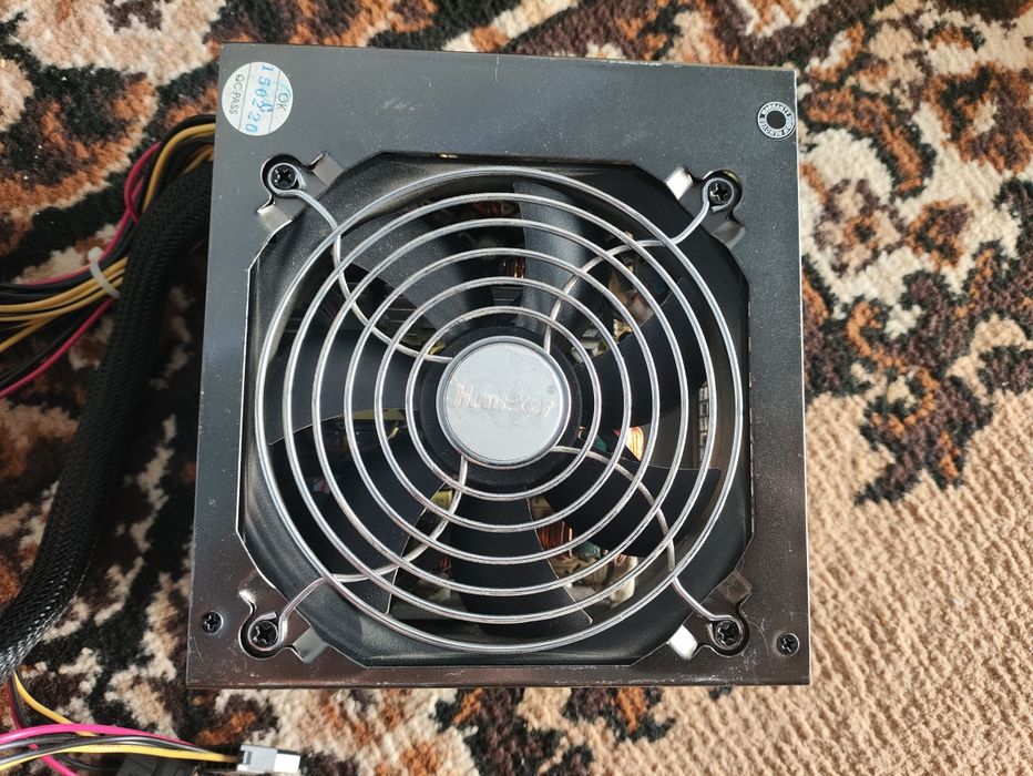 Продам Блок Питания Huntkey 600w
