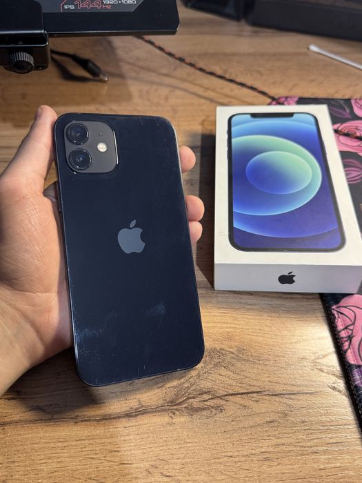 iPhone 12 продаю
