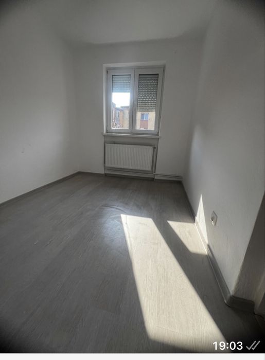 Apartament cu 3 camere et3 Sebes str MKogalnicdsnu