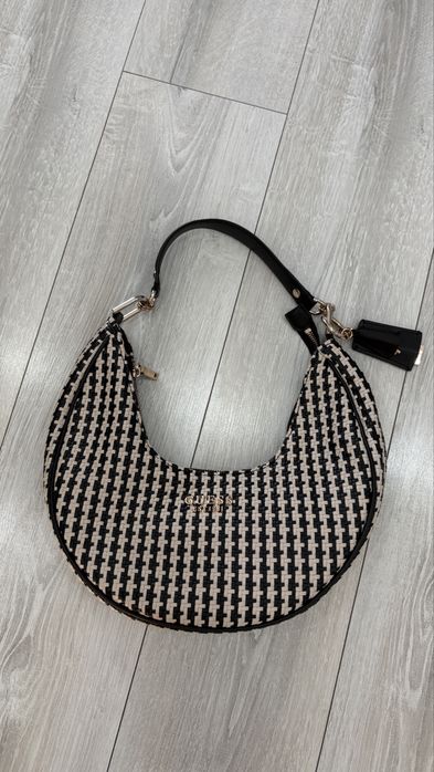Guess Mirema, красива дамска чанта еко кожа