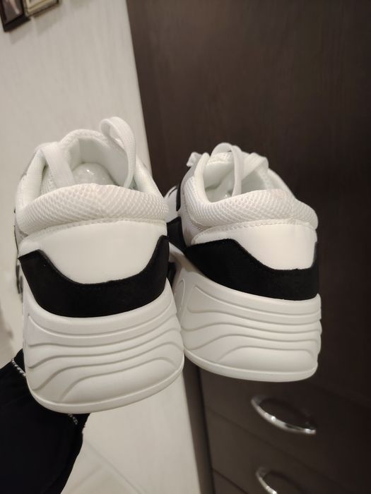 Продам новые кеды унисекс 39