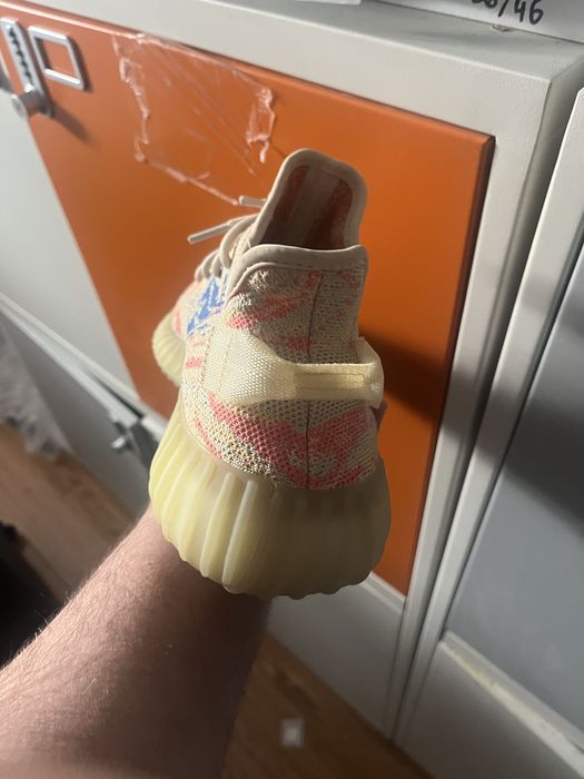 Yeezy 350(marimi 42 2/3)