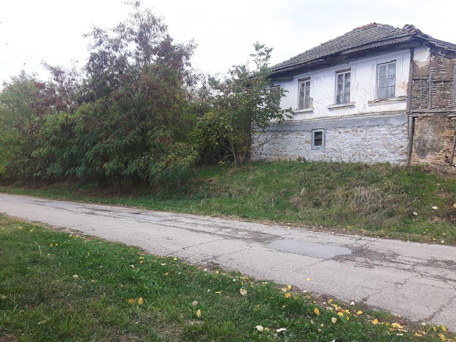 Голям парцел в 7855 Бракница