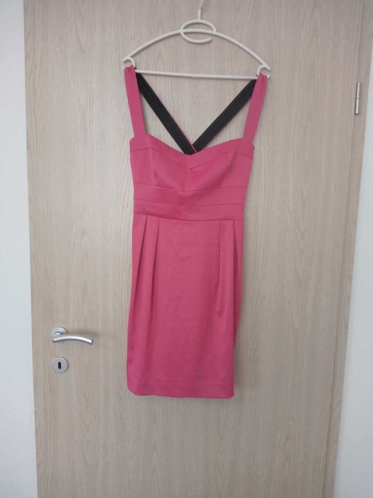 Розова рокля размер Л-М. Нова.