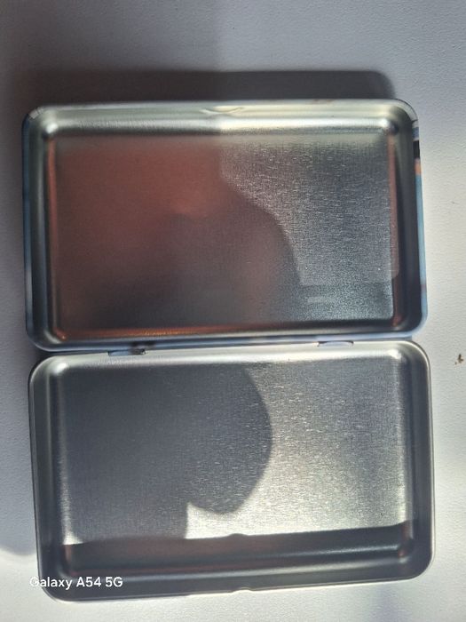 Чисто нови табакери за цигари