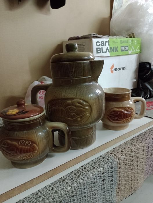 Керамическая посудина.