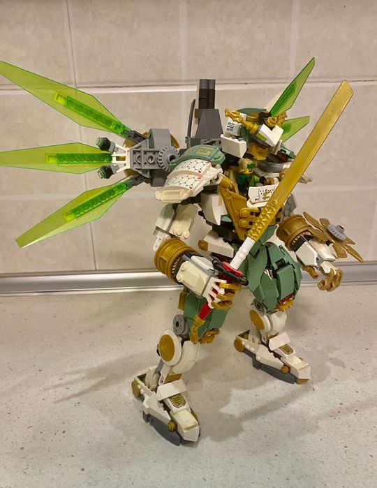 Продам LEGO NINJAGO Lloyd's Titan Mec