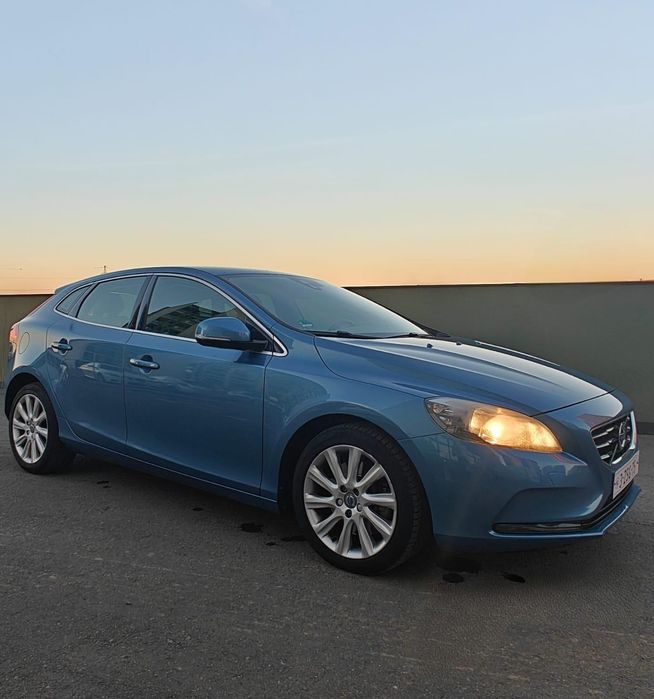 VOLVO V40 2015 — imagine 3
