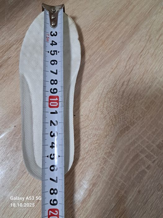 Продам кроссовки детские