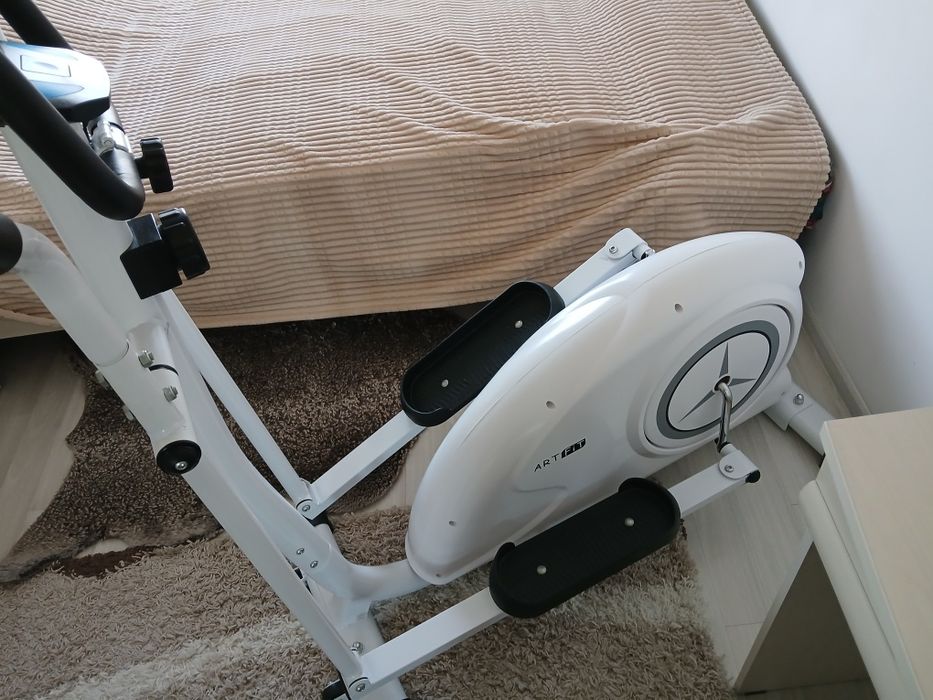 Продам эллиптический тренажер