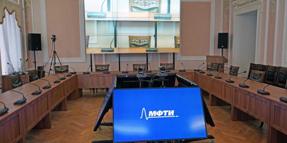 Видеоконференция, аудиоконференция, лингафонное оборудование.