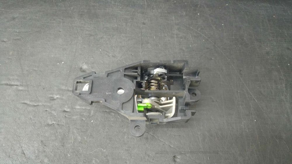 Maner interior dreapta spate mitsubishi l200 mn105360