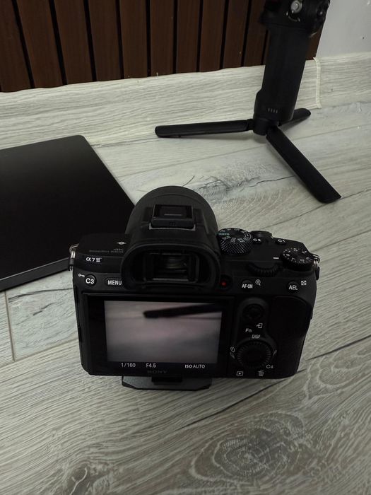 Фотокамера Sony Alpha A7 Ill kit 28-70mm