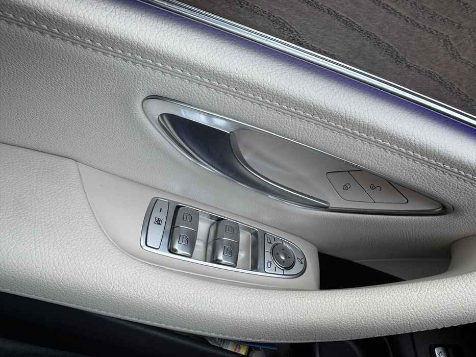 Vând Mercedes Benz E 300 GARANȚIE